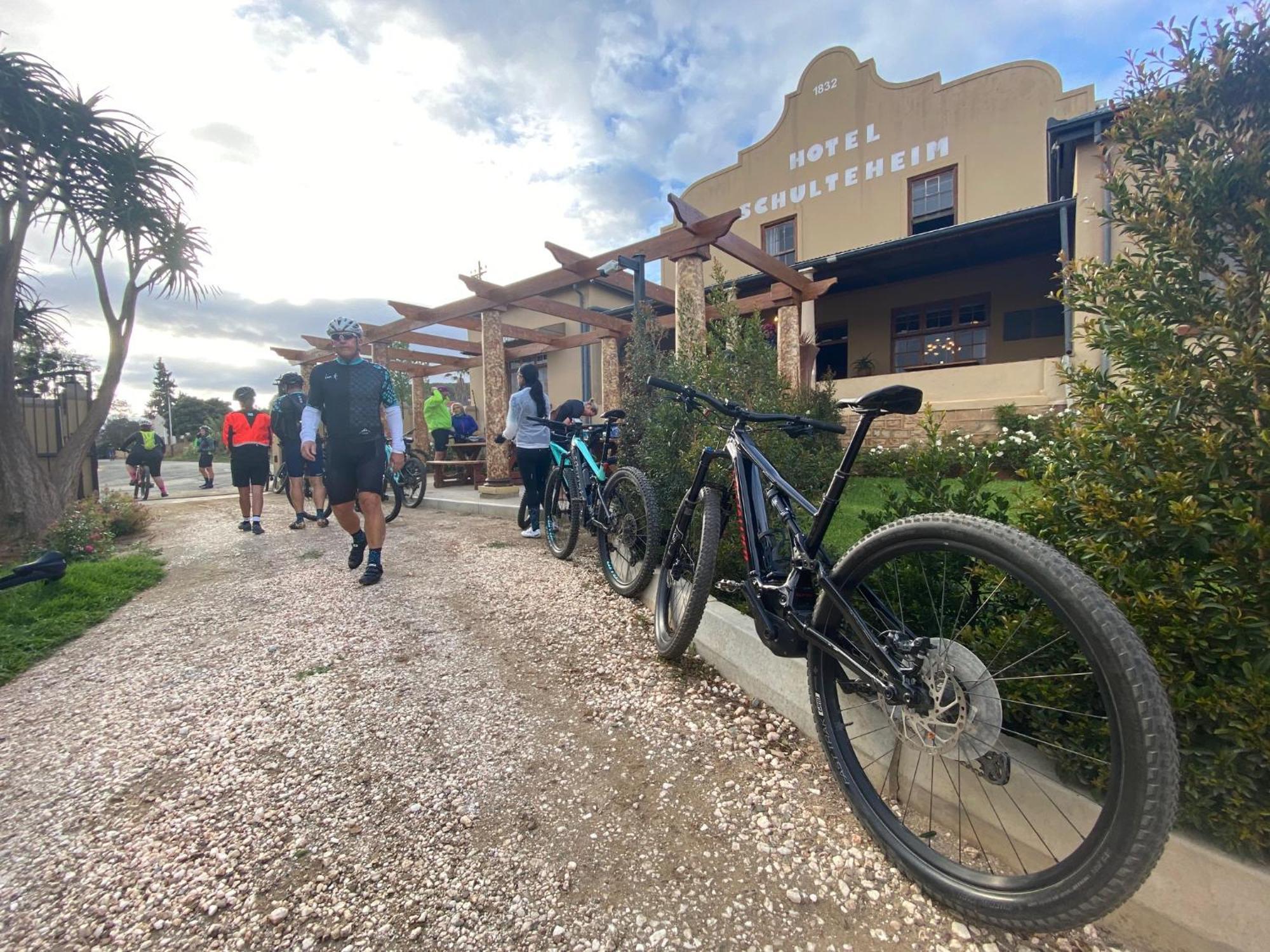 Schulteheim Hotel Uniondale  Екстериор снимка