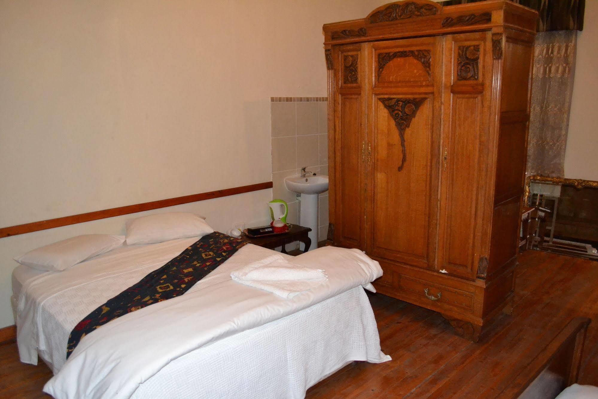 Schulteheim Hotel Uniondale  Екстериор снимка